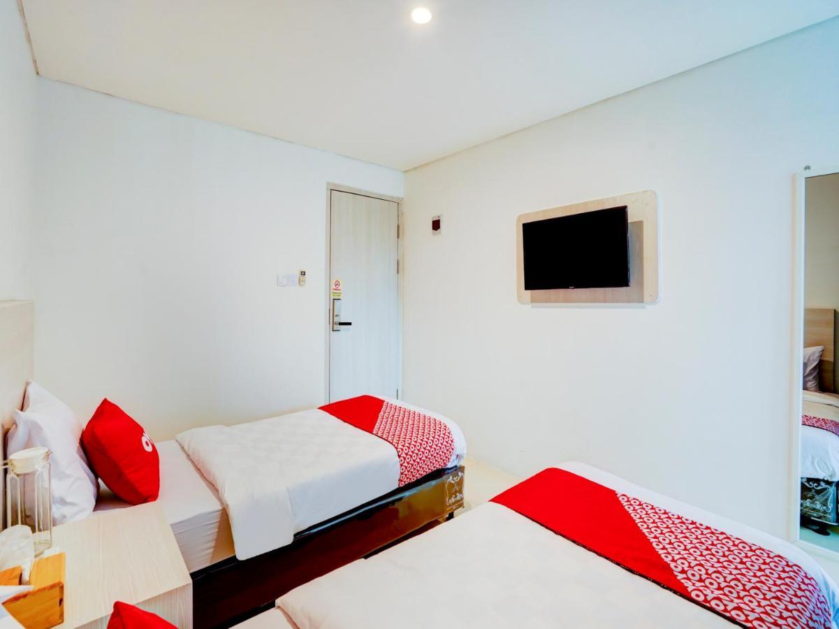 Lg Hotel Jember Ngoại thất bức ảnh