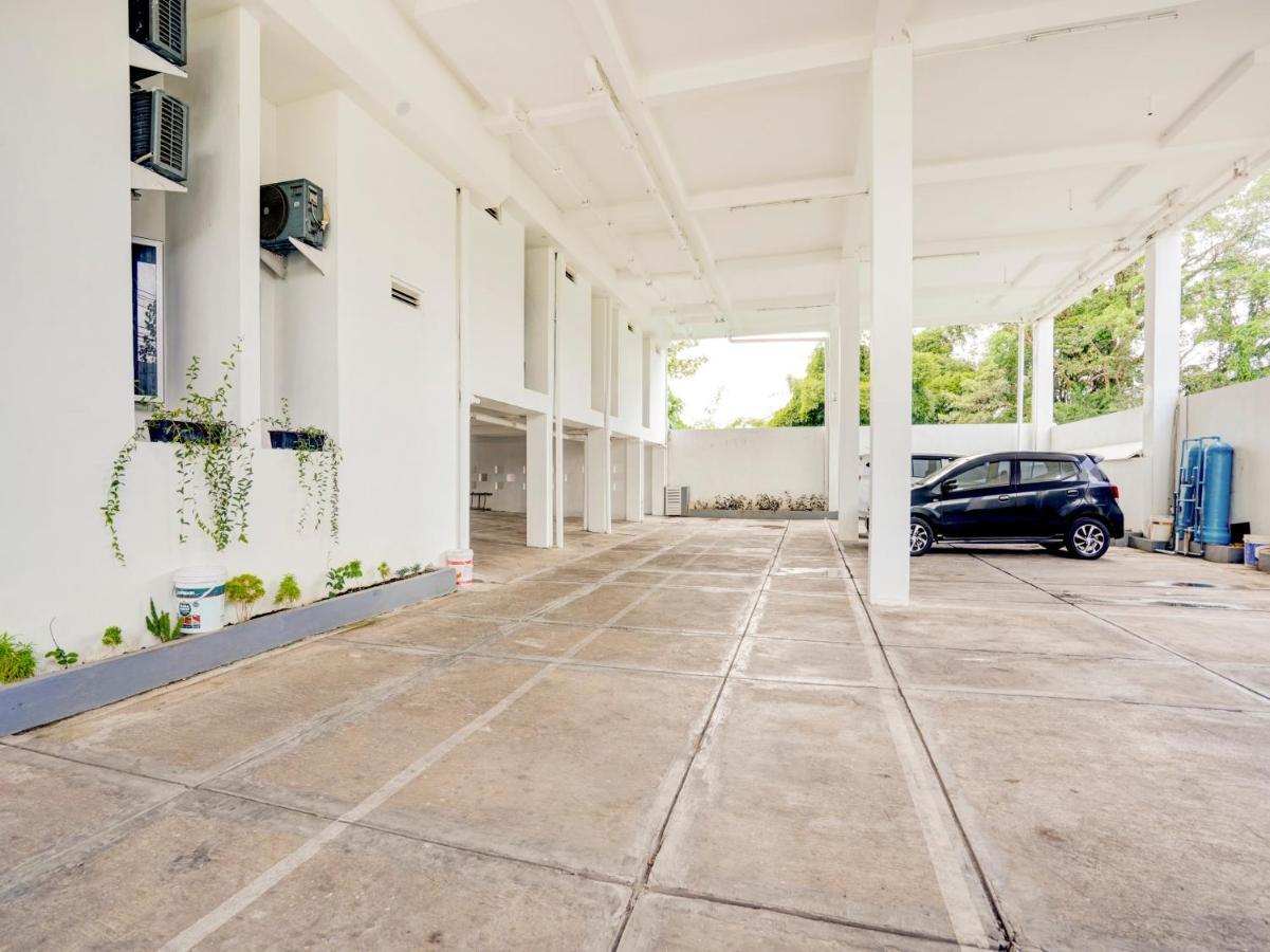 Lg Hotel Jember Ngoại thất bức ảnh