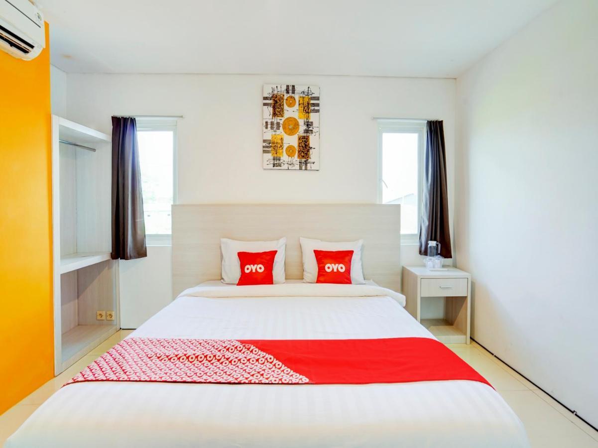 Lg Hotel Jember Ngoại thất bức ảnh