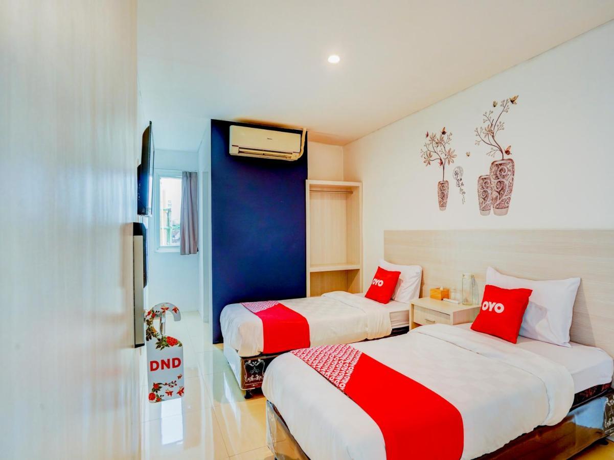 Lg Hotel Jember Ngoại thất bức ảnh