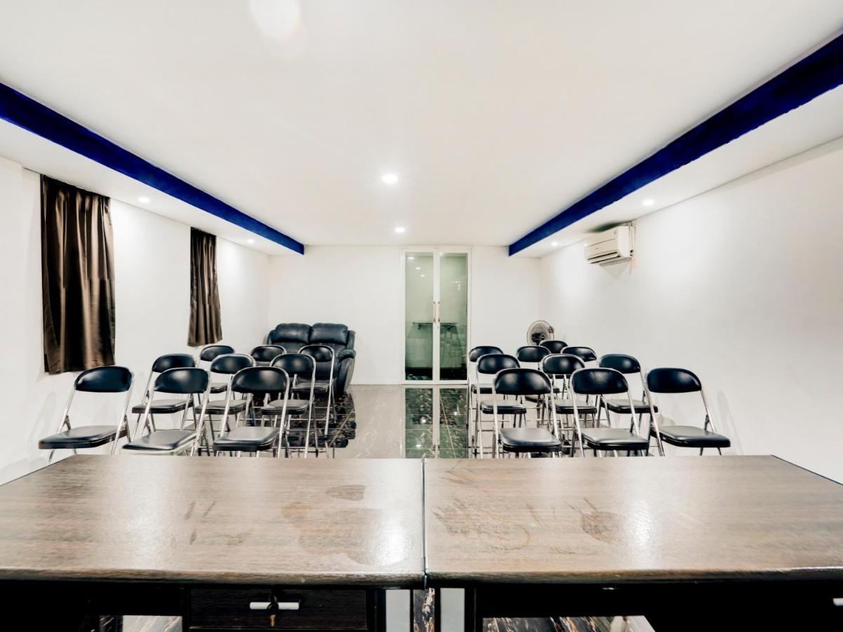 Lg Hotel Jember Ngoại thất bức ảnh