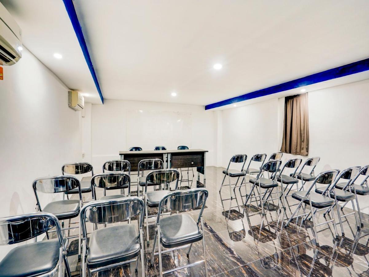 Lg Hotel Jember Ngoại thất bức ảnh
