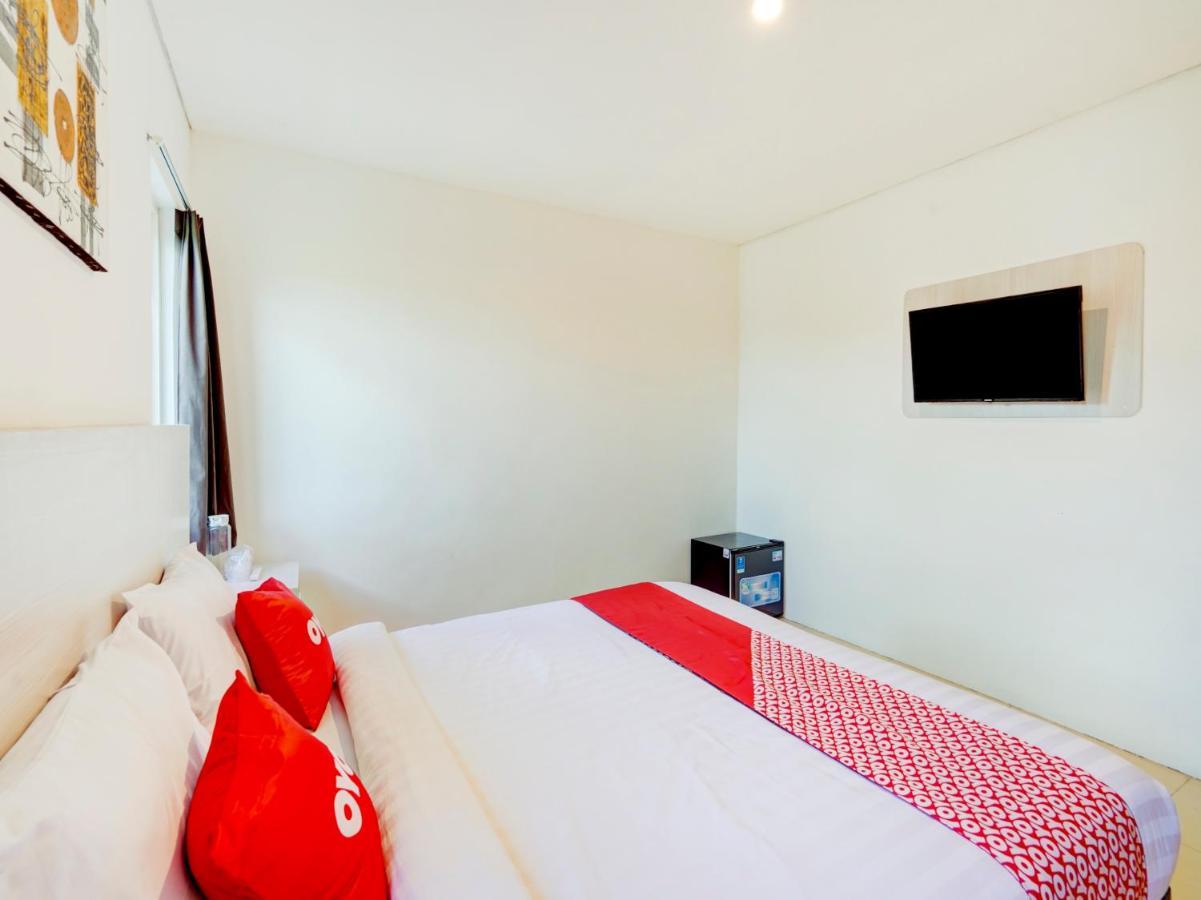Lg Hotel Jember Ngoại thất bức ảnh