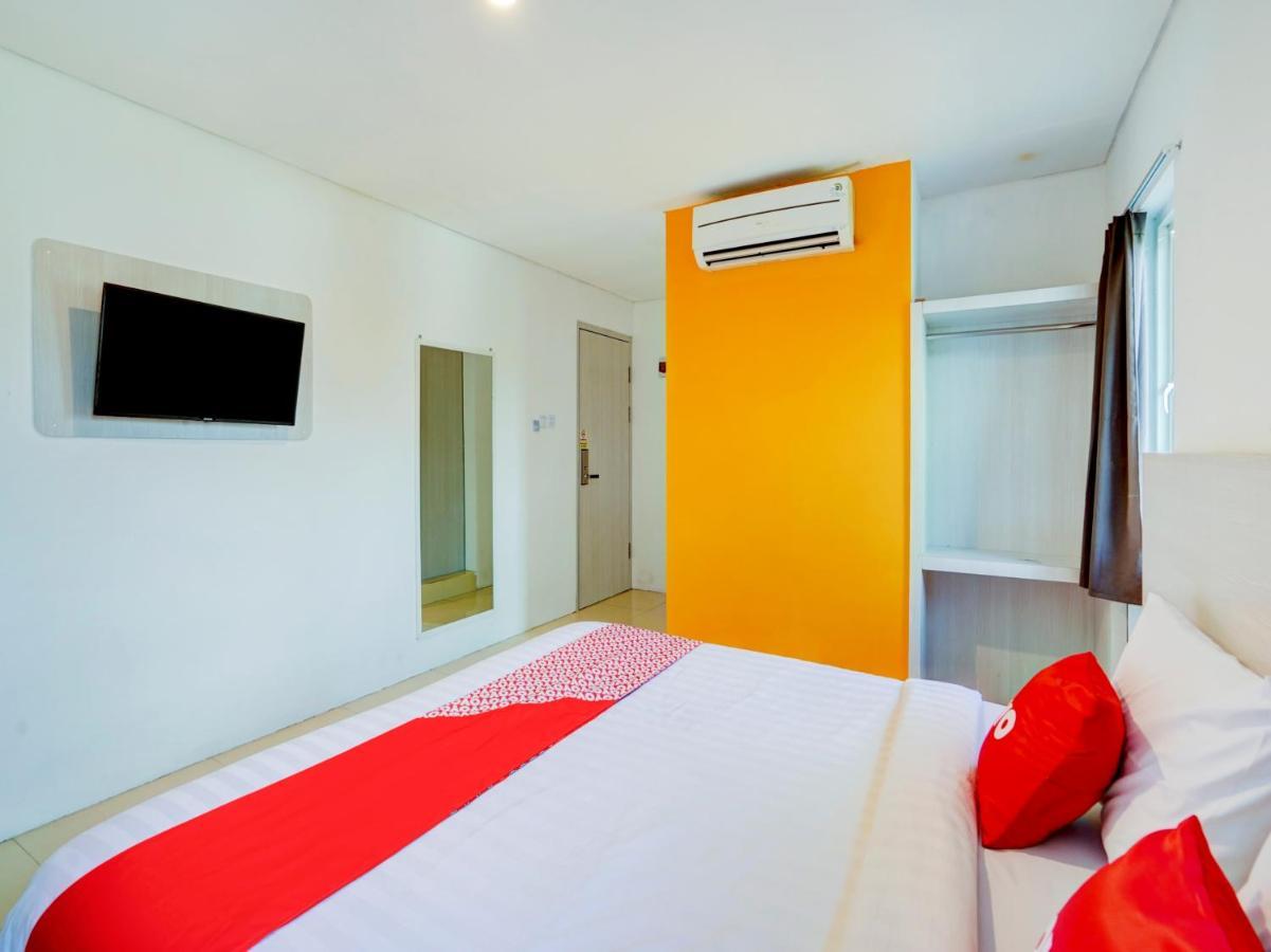 Lg Hotel Jember Ngoại thất bức ảnh
